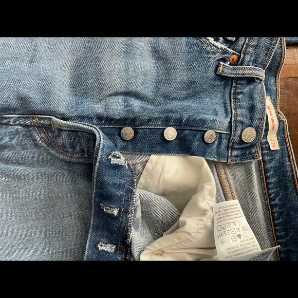 Levi’s Ribcage Jeans -  Excellent Used Condition - Picture 2 of 8